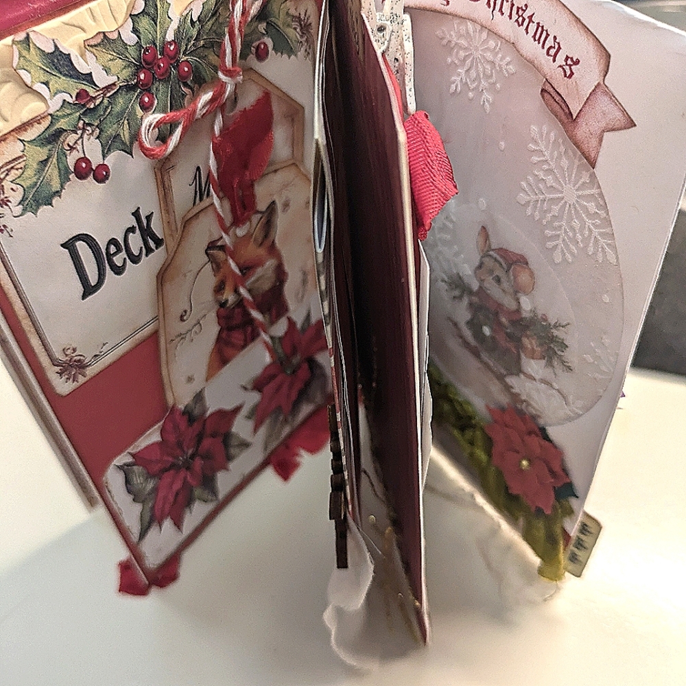 Mini scrapbook - Picture 5 of 6